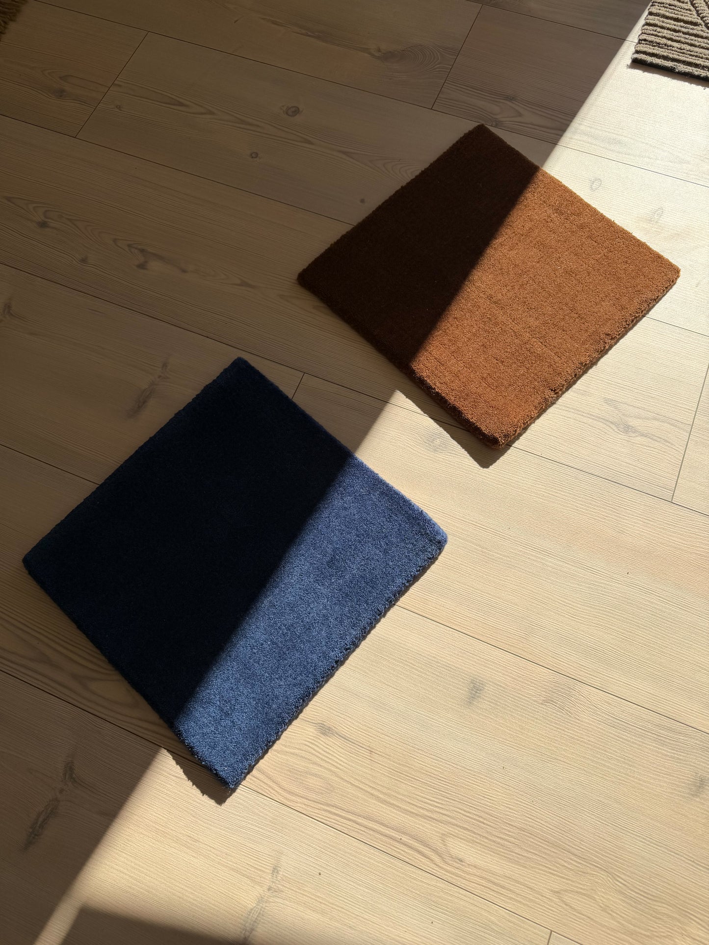 QUIET LUXURY SOLID WOOL RUG - TEDDY - Handwoven